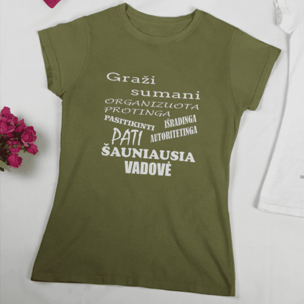 Marškinėliai "Šauniausia vadovė"