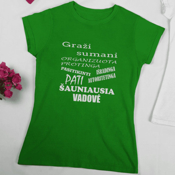 Marškinėliai "Šauniausia vadovė"