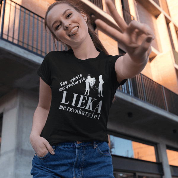 Marškinėliai "Kas vyksta mergvakaryje lieka mergvakaryje" Marškinėliai "Kas vyksta mergvakaryje lieka mergvakaryje"