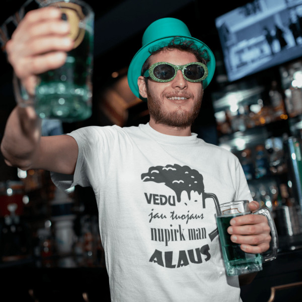 Marškinėliai "Vedu jau tuojaus nupirk man alaus" Marškinėliai "Vedu jau tuojaus nupirk man alaus"