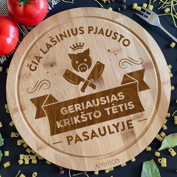 Apvali bambukinė pjaustymo lentelė "Čia lašinius pjausto geriausias krikšto tėtis" Apvali bambukinė pjaustymo lentelė "Čia lašinius pjausto geriausias krikšto tėtis"
