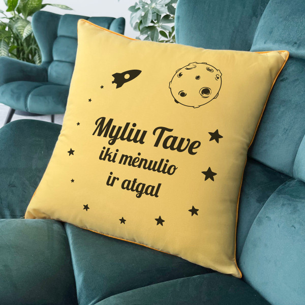 Dekoratyvinė pagalvėlė "Iki mėnulio ir atgal" Dekoratyvinė pagalvėlė "Iki mėnulio ir atgal"