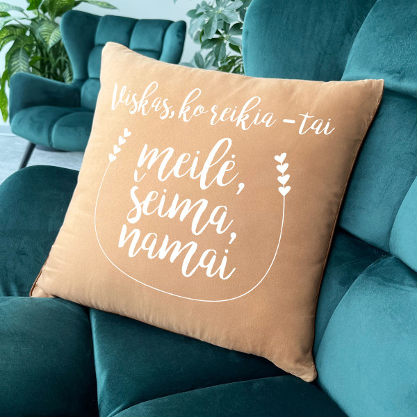 Dekoratyvinė pagalvėlė "Meilė, šeima ir namai" Dekoratyvinė pagalvėlė "Meilė, šeima ir namai"