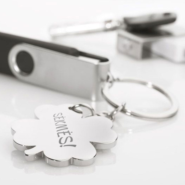 Dobilo formos raktų pakabukas su išgraviruotu užrašu "Sėkmės"