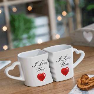 Dvigubas puodelis jam ir jai "I Love You"