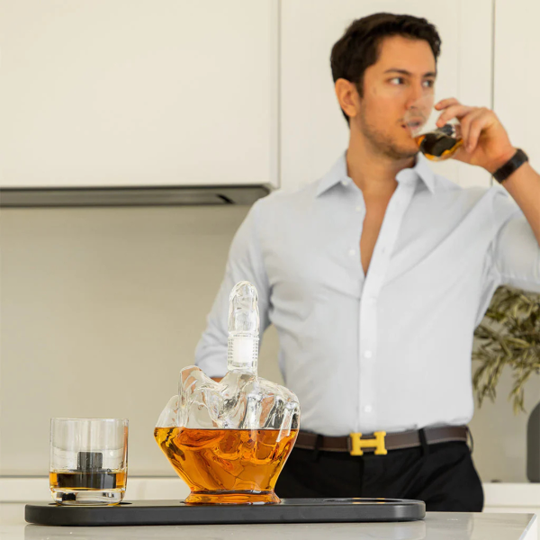 Grafino ir 2 stiklinių rinkinys "Middle Finger"