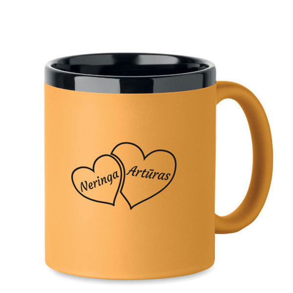Graviruotas puodelis "Hearts" su jūsų pasirinktais vardais