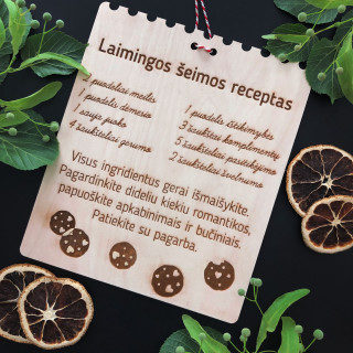 Graviruota medinė lentelė "Laimingos šeimos receptas"