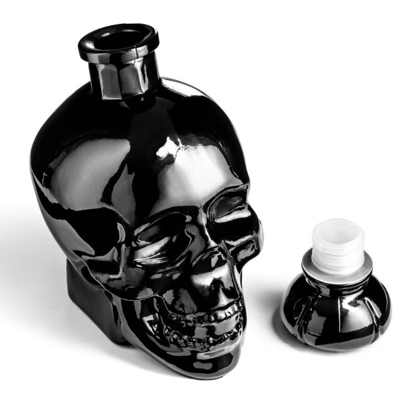 Juodas kaukolės formos grafinas (750ml)