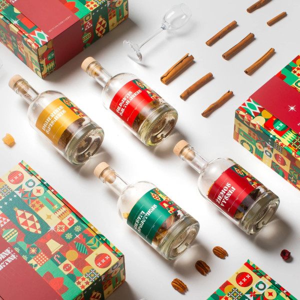 Kalėdinės trauktinės gaminimo rinkinys su taurele