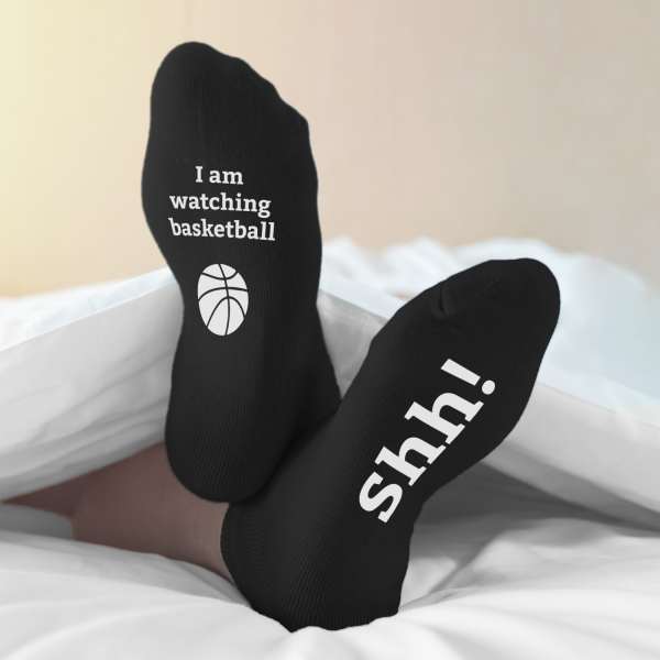 Kojinės su spauda ant padų "I am watching basketball" Kojinės su spauda ant padų "I am watching basketball"