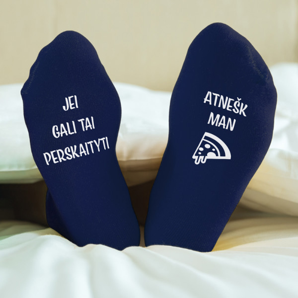 Kojinės su spauda ant padų "Atnešk man picą"