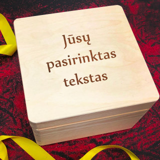 Medinė dėžutė su Jūsų pasirinktu tekstu (20x20 cm)