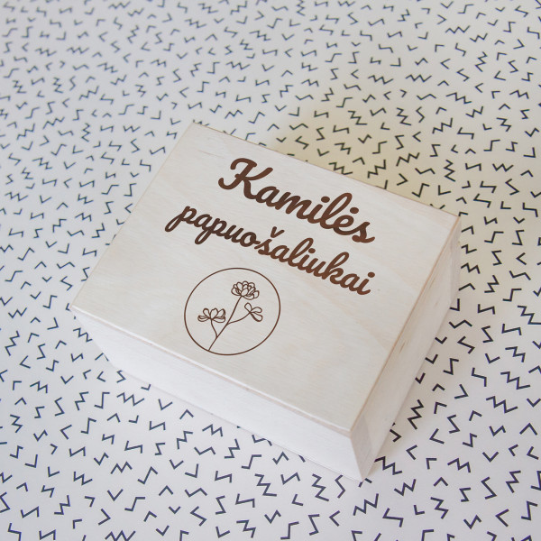 Medinė dėžutė "Papuošaliukai" su Jūsų pasirinktu vardu