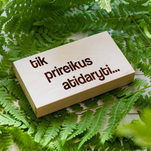 Medinė pinigų dėžutė "Prireikus atidaryti" Medinė pinigų dėžutė "Prireikus atidaryti"