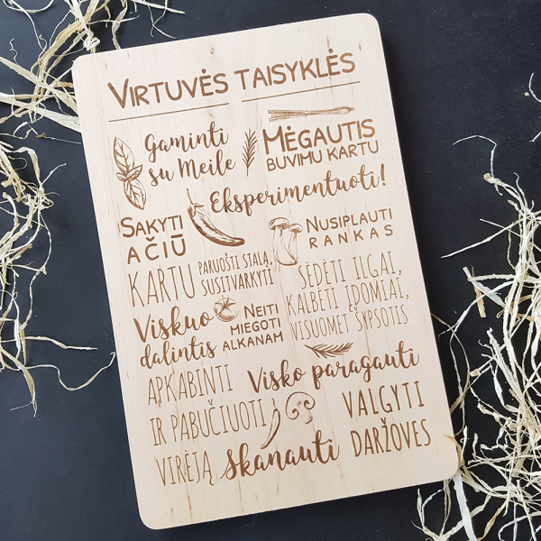 Graviruota medinė pjaustymo lentelė "Virtuvės taisyklės" Graviruota medinė pjaustymo lentelė "Virtuvės taisyklės"