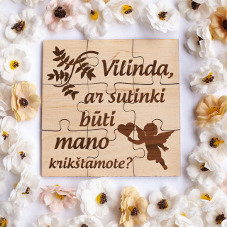 Medinis puodelio padėkliukas - dėlionė "Ar sutinki būti mano krikštamote?" su Jūsų pasirinktu vardu