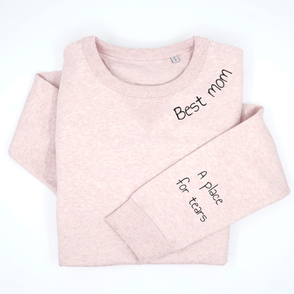 UNISEX pastelinis "Sully" džemperis "Best mom" su spauda ant rankovės UNISEX pastelinis "Sully" džemperis "Best mom" su spauda ant rankovės