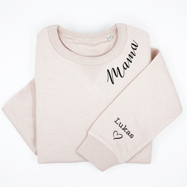 UNISEX pastelinis "Sully" džemperis "Mama" su vaikų vardais ant rankovės UNISEX pastelinis "Sully" džemperis "Mama" su vaikų vardais ant rankovės