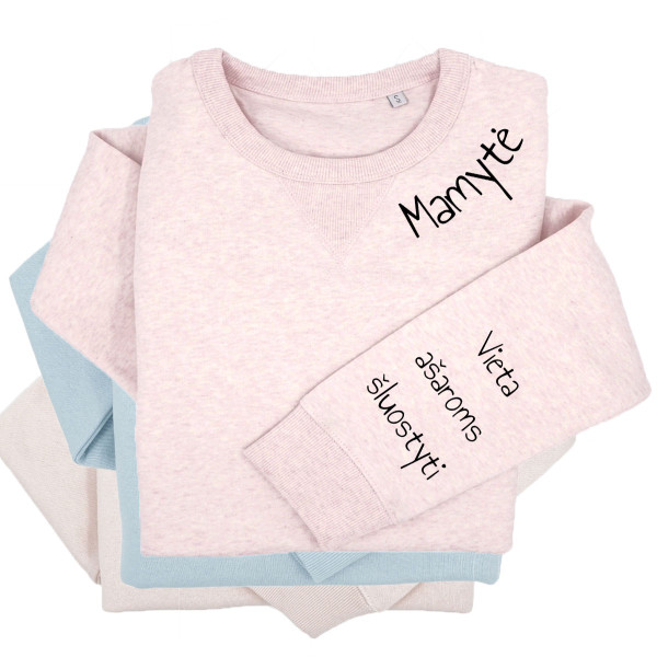 UNISEX pastelinis "Sully" džemperis "Mamytė" su spauda ant rankovės UNISEX pastelinis "Sully" džemperis "Mamytė" su spauda ant rankovės