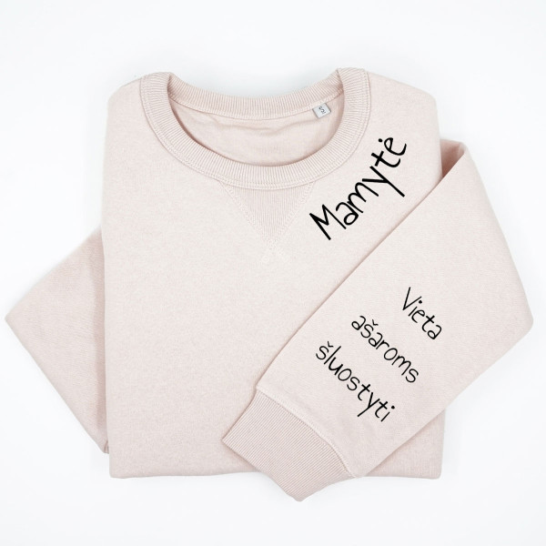 UNISEX pastelinis "Sully" džemperis "Mamytė" su spauda ant rankovės UNISEX pastelinis "Sully" džemperis "Mamytė" su spauda ant rankovės