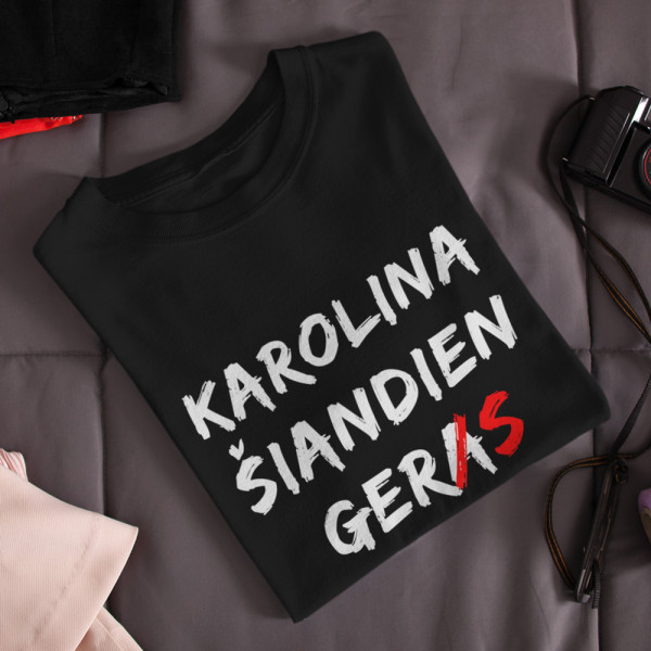 Moteriški marškinėliai "Šiandien gers" su pasirinktu vardu