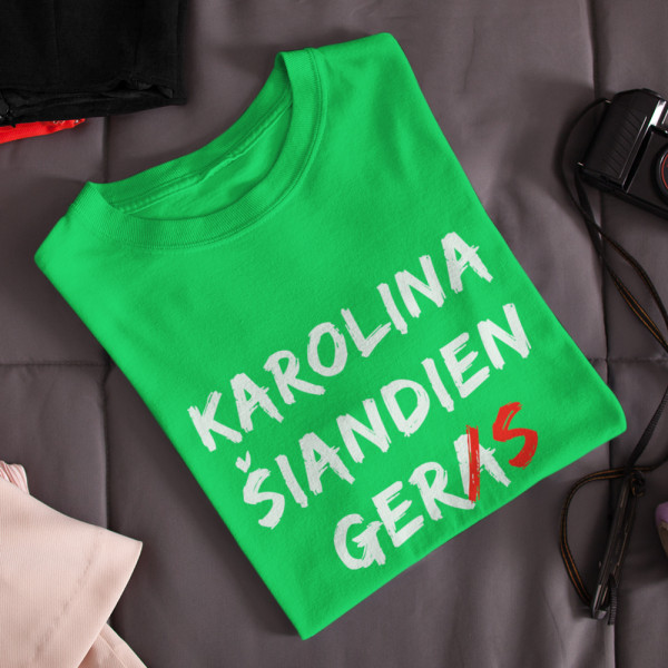Moteriški marškinėliai "Šiandien gers" su pasirinktu vardu