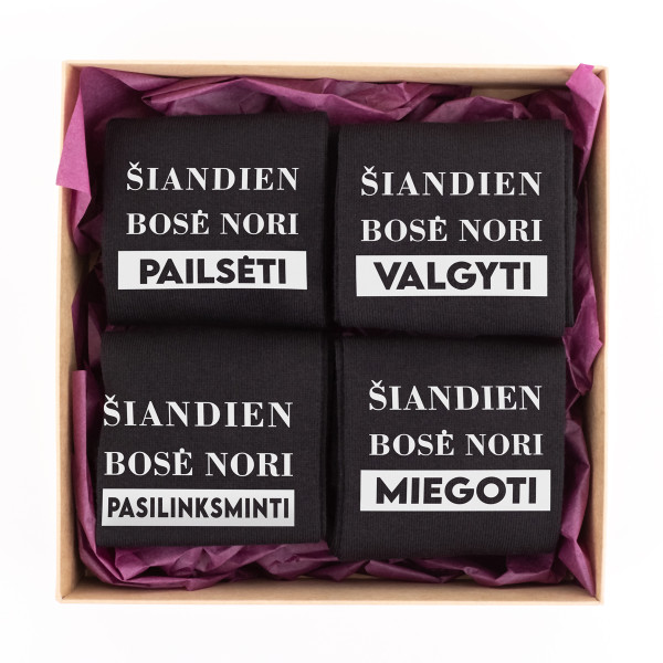 Moteriškų kojinių rinkinys "Bosė šiandien nori" Moteriškų kojinių rinkinys "Bosė šiandien nori"