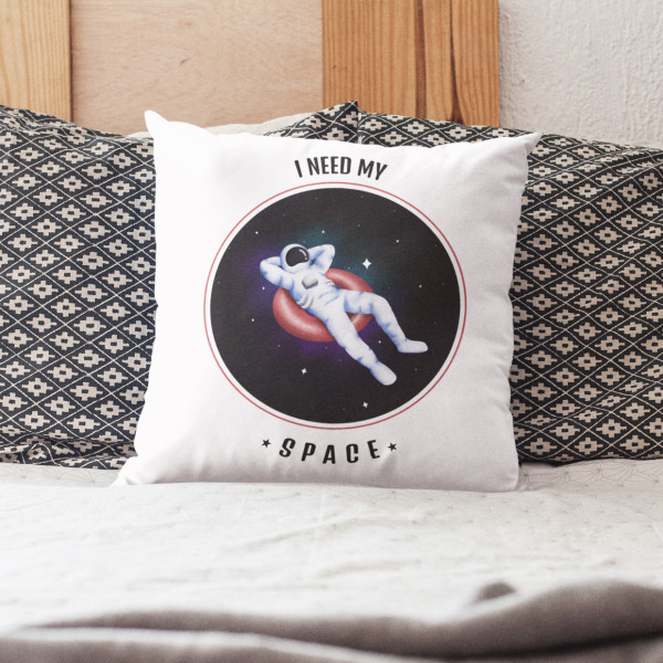 Pagalvės užvalkalas "I need my space" Pagalvės užvalkalas "I need my space"