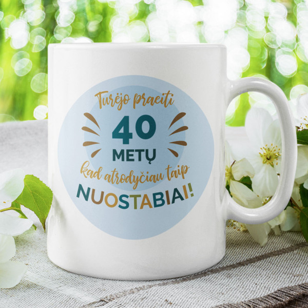 Puodelis "Atrodau nuostabiai" su pasirinktais metais Puodelis "Atrodau nuostabiai" su pasirinktais metais