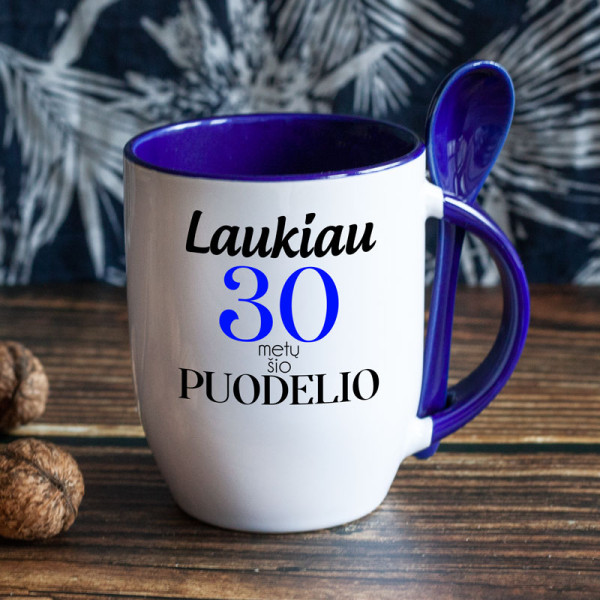 Puodelis su šaukšteliu "Ilgai laukiau šio puodelio" su pasirinktais metais