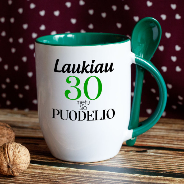 Puodelis su šaukšteliu "Ilgai laukiau šio puodelio" su pasirinktais metais