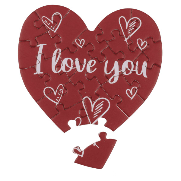 Širdelės formos atvirutė - dėlionė "Love" Širdelės formos atvirutė - dėlionė "Love"