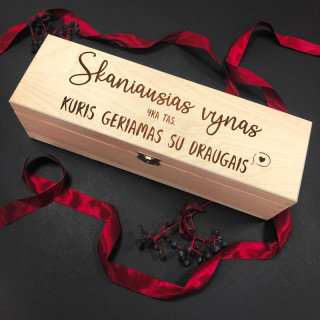 Medinė butelio dėžė "Skaniausias vynas"