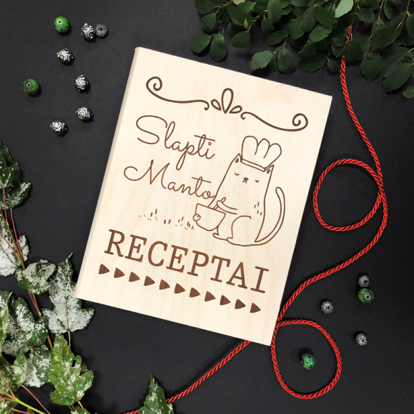 Medinė dėžutė "Slapti receptai" su pasirinktu vardu
