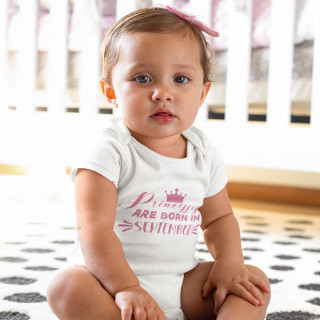 Smėlinukas "Princesses are born in" su keičiamu mėnesiu