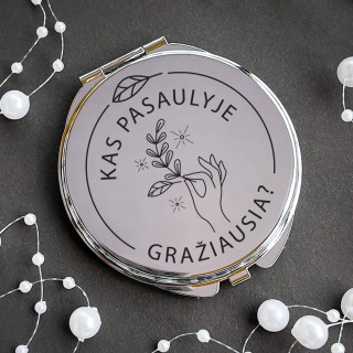 Graviruotas veidrodėlis "Kas pasaulyje gražiausia?"