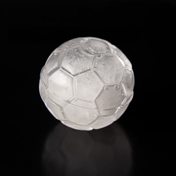 Viskio ir futbolo fano rinkinys: taurė ir ledo formelės