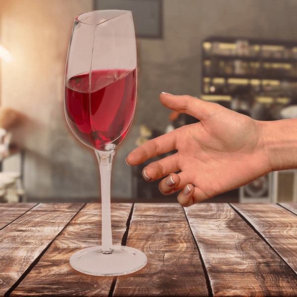 Vyno taurė "Half a Wine Glass" Vyno taurė "Half a Wine Glass"