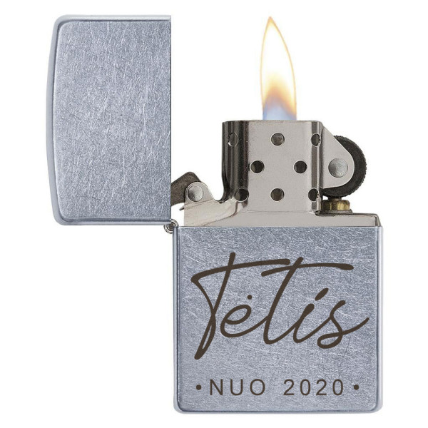 Zippo žiebtuvėlis "TĖTIS nuo..." su Jūsų pasirinktais metais Zippo žiebtuvėlis "TĖTIS nuo..." su Jūsų pasirinktais metais